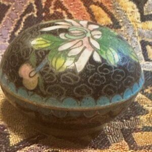 Vintage Chinese Cloisonne Floral Trinket Pill Stash Box